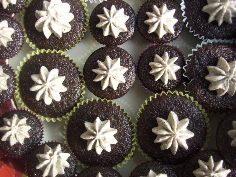 Oreo-Cream-Cupcakes-11