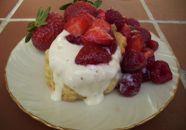 Recipe: Berry-Topped Puff Pastry With Tofu Cream