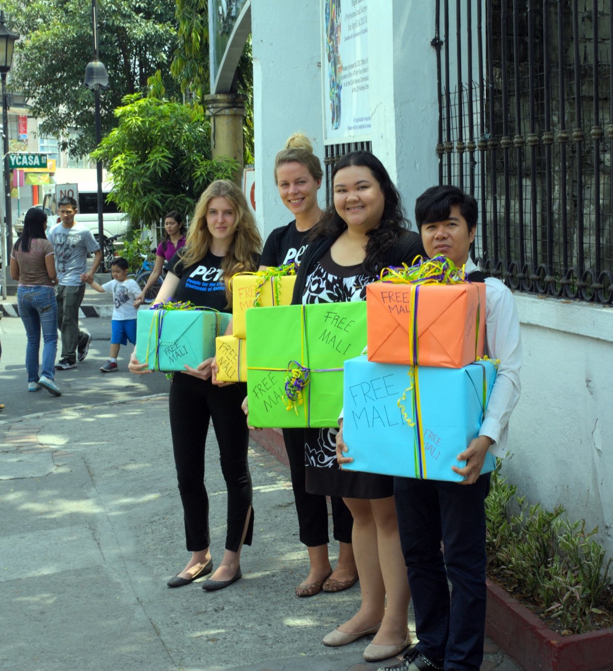 Card delivery to the office of the president