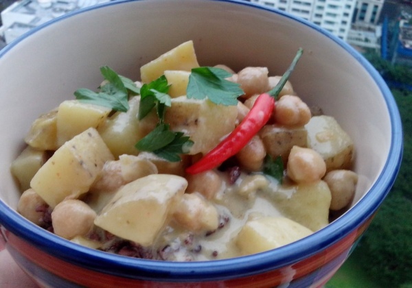 Recipe: Coconut Chickpea Curry