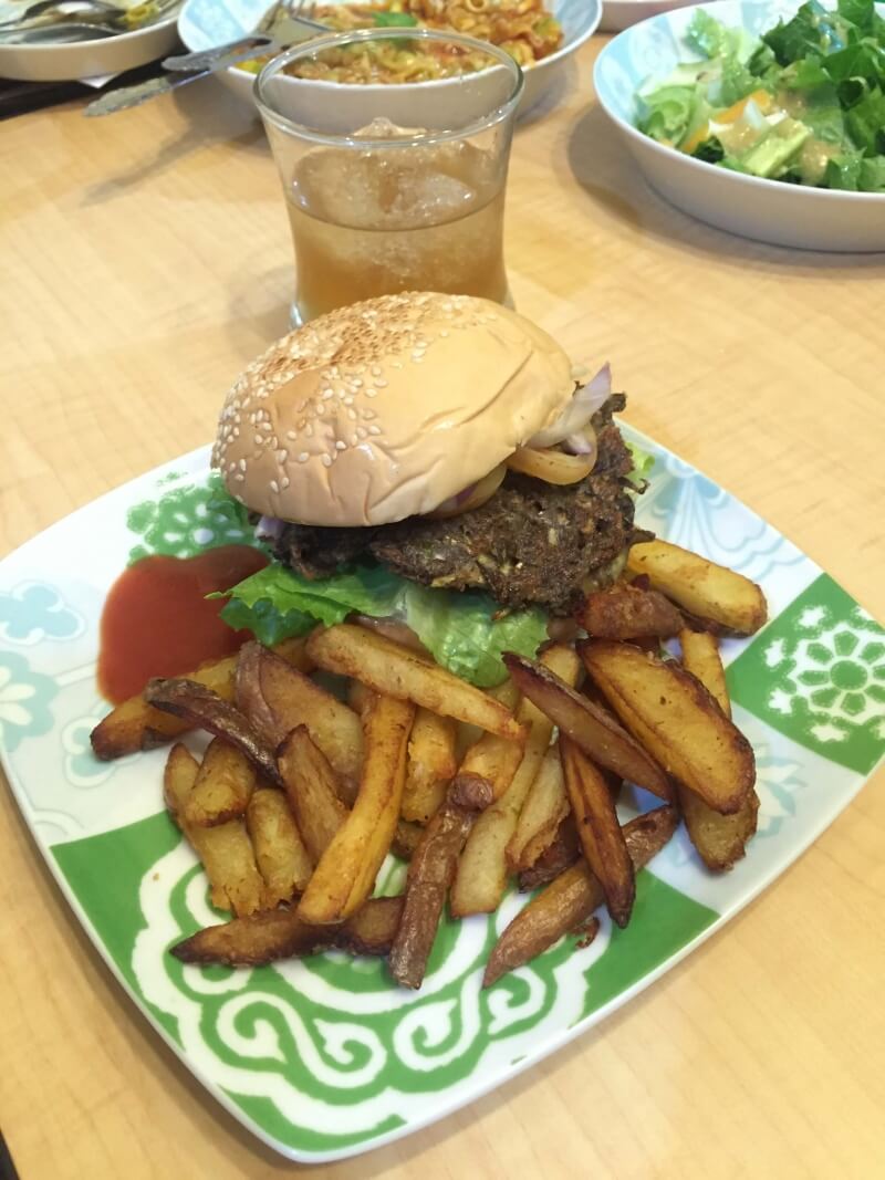Greens Spots Cafe - Heart Burger
