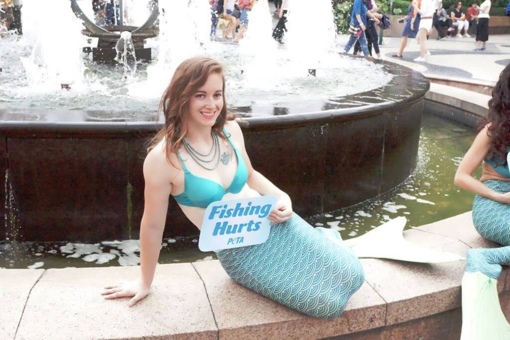 PHOTOS: Sexy ‘Mermaids’ in Macau Stick Up for Fish